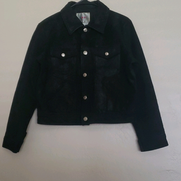 Isaac Mizrahi Jackets & Blazers - Isaac Mizrahi Cropped Leather Jacket